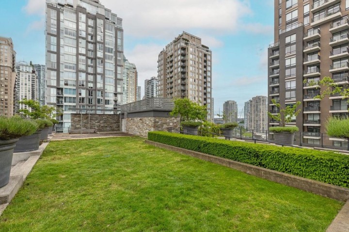 Photo 36 at 1801 - 1088 Richards Street, Yaletown, Vancouver West