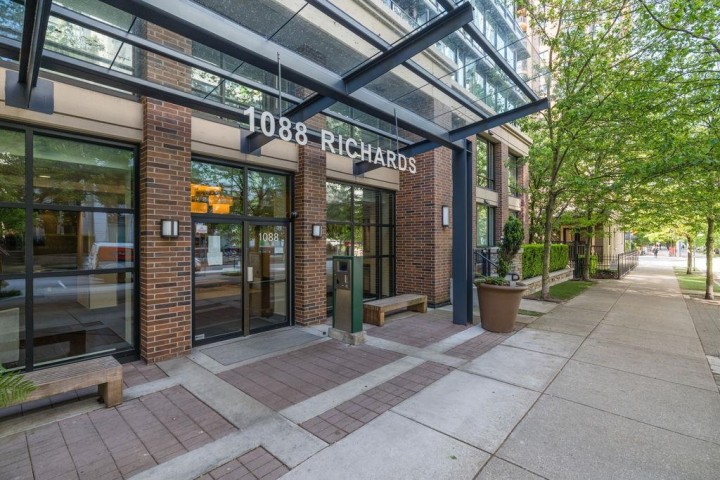 Photo 32 at 1801 - 1088 Richards Street, Yaletown, Vancouver West