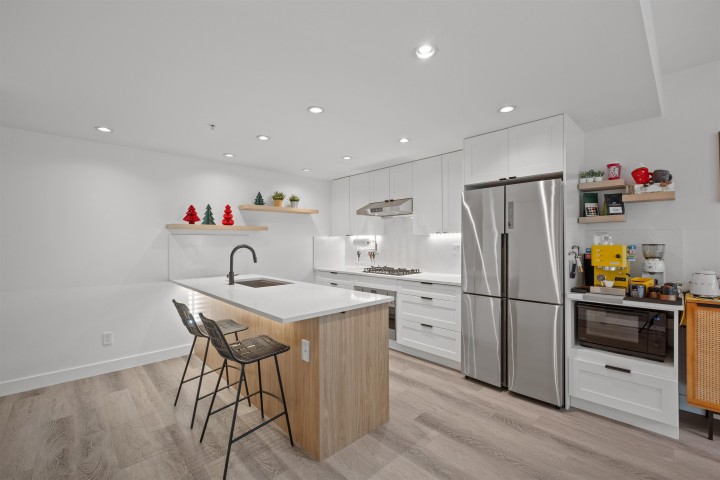 Photo 5 at 2405 Heather Street, Fairview VW, Vancouver West