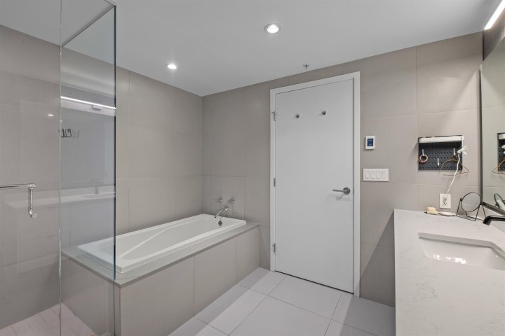 Photo 19 at 2405 Heather Street, Fairview VW, Vancouver West