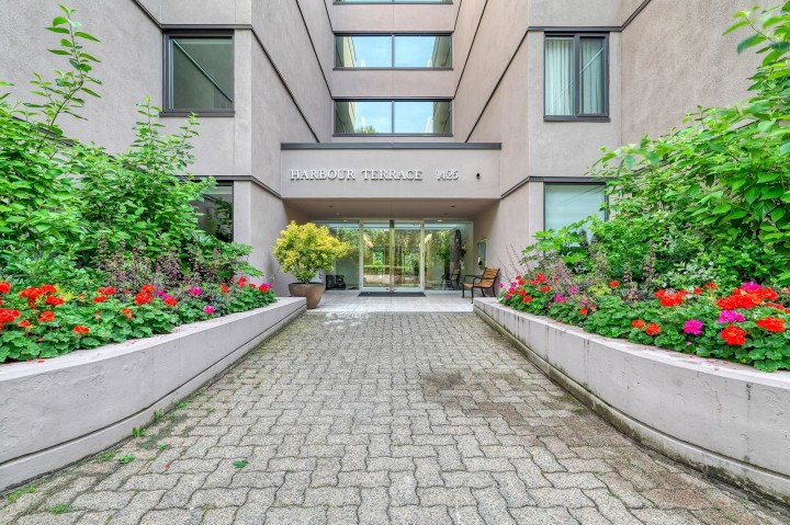 Photo 16 at 41 - 1425 Lamey\'s Mill Road, False Creek, Vancouver West