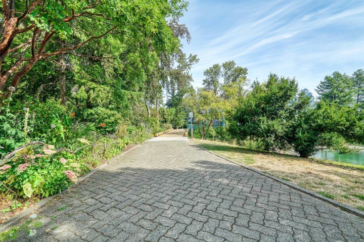 Photo 21 at 41 - 1425 Lamey\'s Mill Road, False Creek, Vancouver West