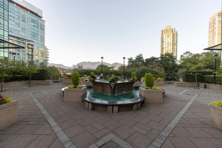 Photo 26 at 507 - 555 Jervis Street, Coal Harbour, Vancouver West