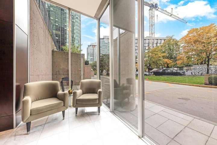 Photo 15 at 507 - 555 Jervis Street, Coal Harbour, Vancouver West