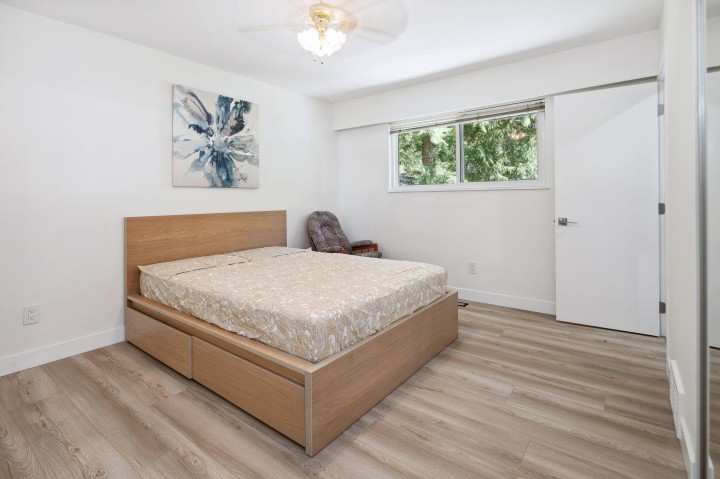 Photo 10 at 330 Bayview Road, Lions Bay, West Vancouver