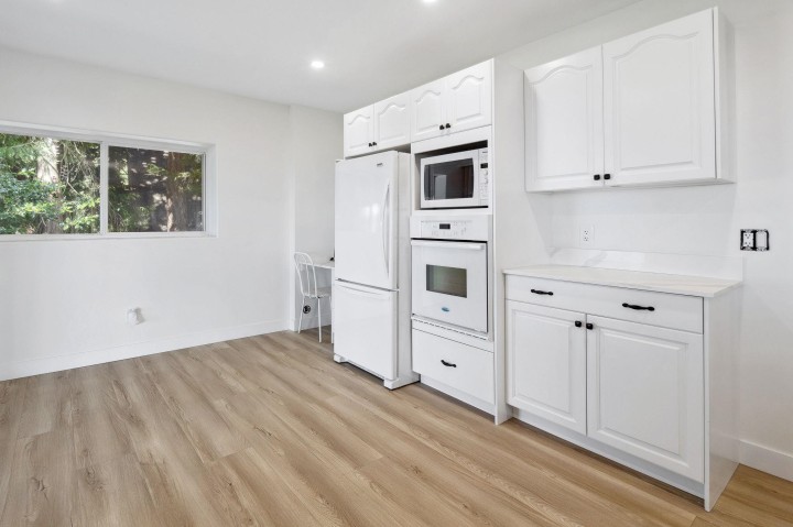 Photo 8 at 330 Bayview Road, Lions Bay, West Vancouver