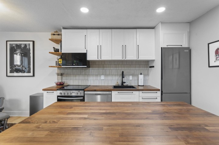 Photo 7 at 104 - 1045 W 8th Avenue, Fairview VW, Vancouver West