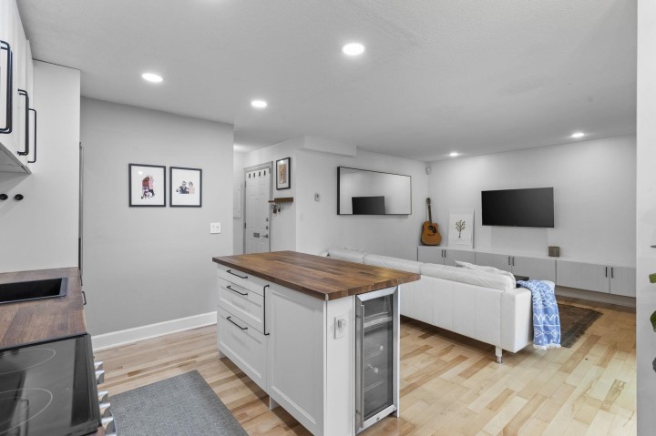 Photo 10 at 104 - 1045 W 8th Avenue, Fairview VW, Vancouver West