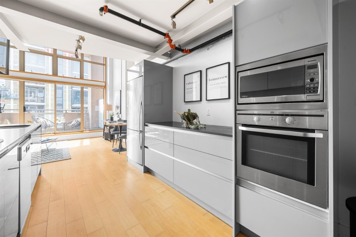 Photo 9 at 413 - 1529 W 6th Avenue, False Creek, Vancouver West