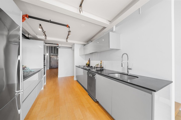 Photo 11 at 413 - 1529 W 6th Avenue, False Creek, Vancouver West