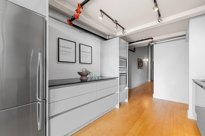 Photo 8 at 413 - 1529 W 6th Avenue, False Creek, Vancouver West