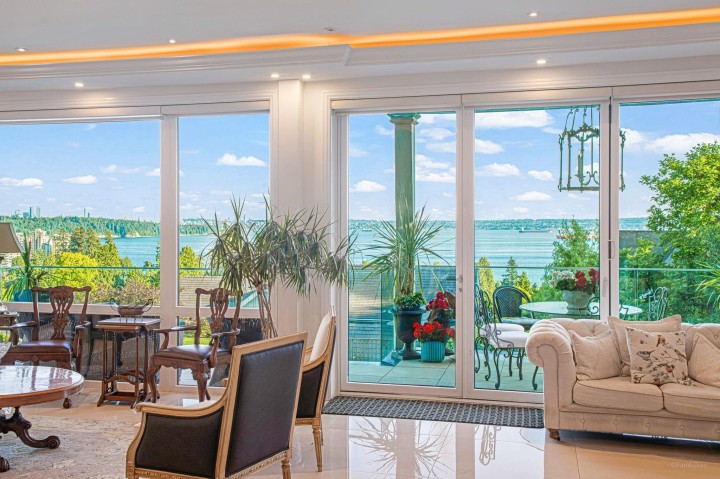 Photo 2 at 2538 Ottawa Avenue, Dundarave, West Vancouver