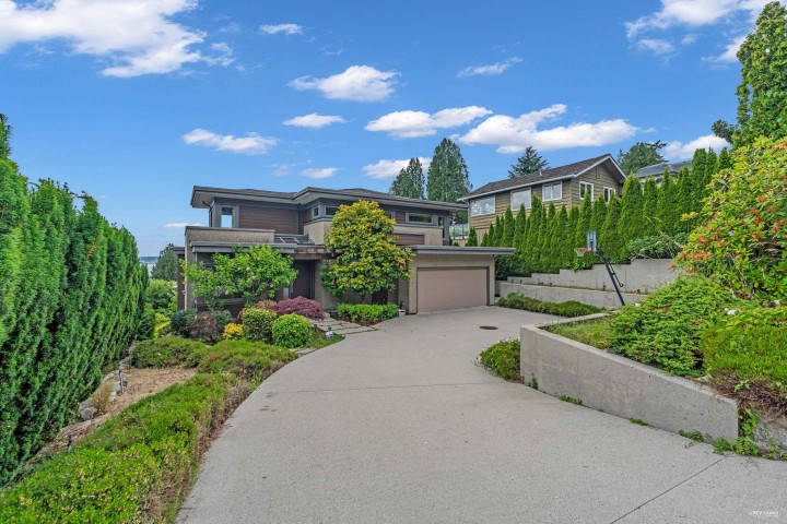 Photo 2 at 2548 Mathers Avenue, Dundarave, West Vancouver