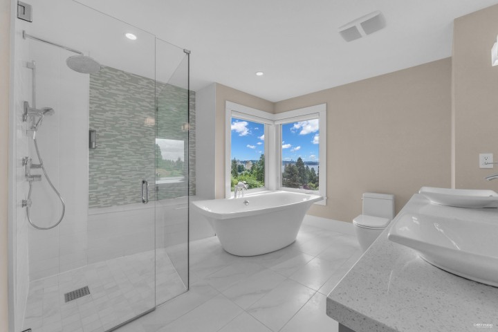 Photo 26 at 2548 Mathers Avenue, Dundarave, West Vancouver