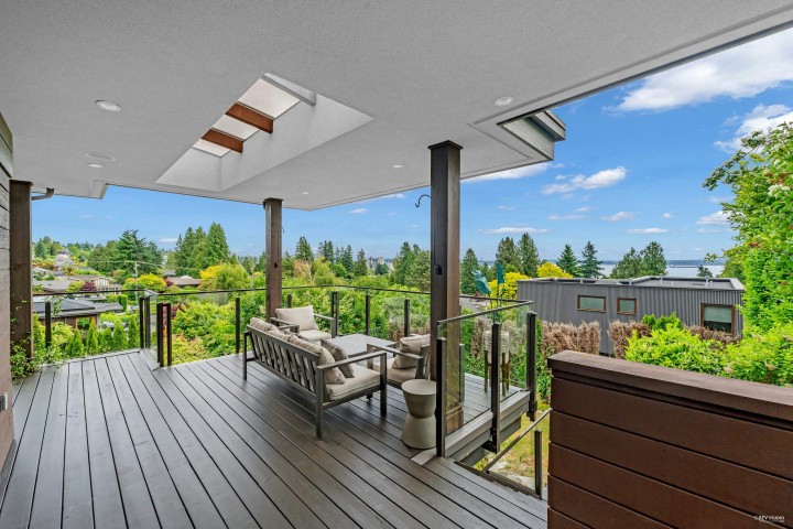 Photo 18 at 2548 Mathers Avenue, Dundarave, West Vancouver