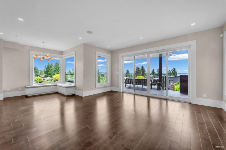 Photo 15 at 2548 Mathers Avenue, Dundarave, West Vancouver