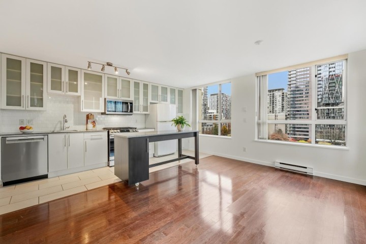 Photo 2 at 804 - 1225 Richards Street, Downtown VW, Vancouver West