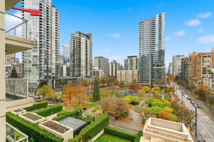 Photo 10 at 804 - 1225 Richards Street, Downtown VW, Vancouver West