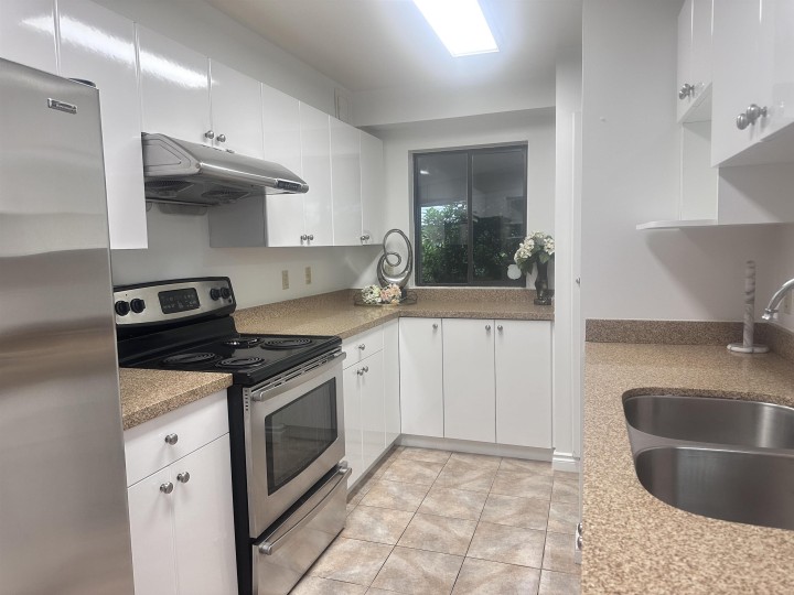 Photo 2 at 207 - 1080 Broughton Street, West End VW, Vancouver West