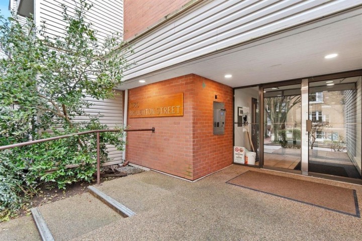 Photo 1 at 207 - 1080 Broughton Street, West End VW, Vancouver West