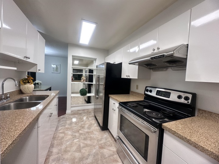 Photo 4 at 207 - 1080 Broughton Street, West End VW, Vancouver West