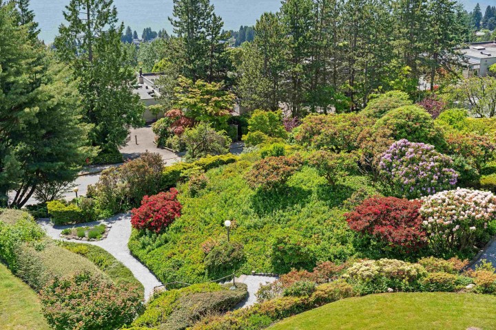 Photo 23 at 41 - 2238 Folkestone Way, Panorama Village, West Vancouver