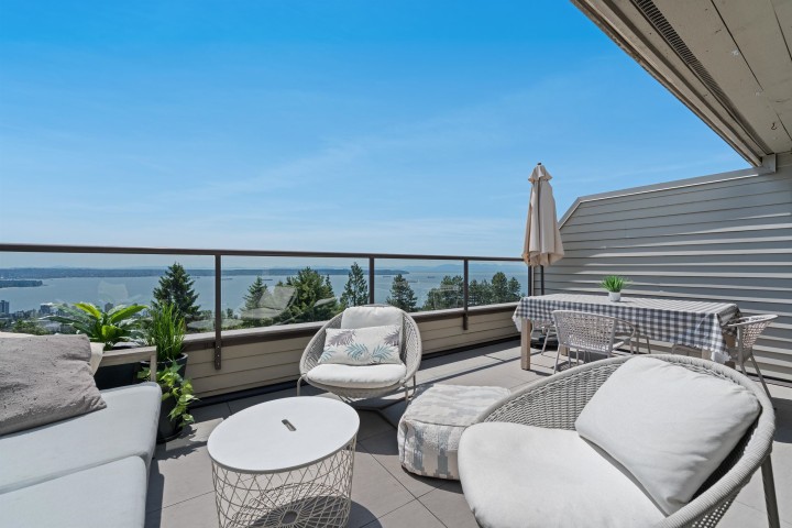 Photo 13 at 41 - 2238 Folkestone Way, Panorama Village, West Vancouver