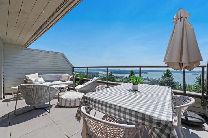 Photo 12 at 41 - 2238 Folkestone Way, Panorama Village, West Vancouver