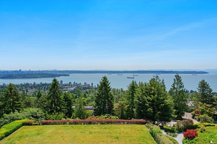 Photo 22 at 41 - 2238 Folkestone Way, Panorama Village, West Vancouver