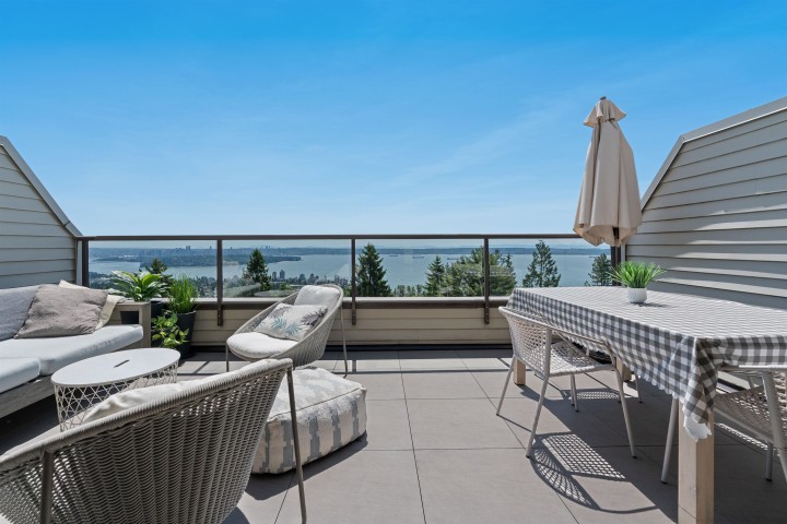 Photo 11 at 41 - 2238 Folkestone Way, Panorama Village, West Vancouver