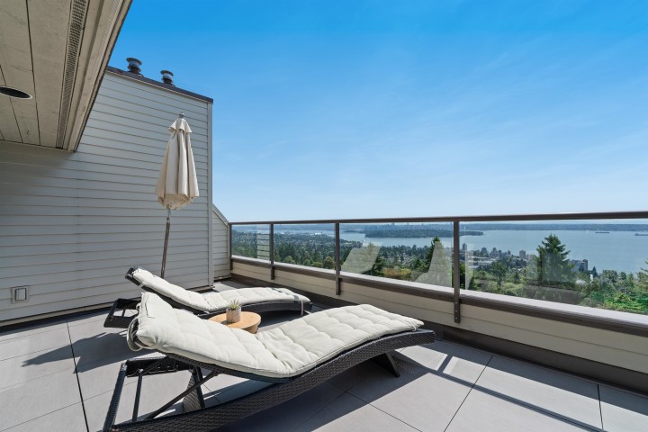 Photo 8 at 41 - 2238 Folkestone Way, Panorama Village, West Vancouver