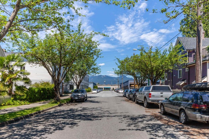 Photo 2 at 1022 Odlum Drive, Grandview Woodland, Vancouver East