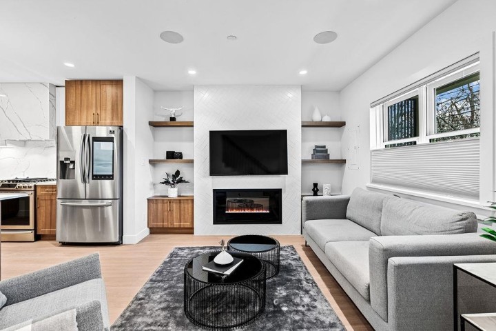 Photo 4 at 1022 Odlum Drive, Grandview Woodland, Vancouver East