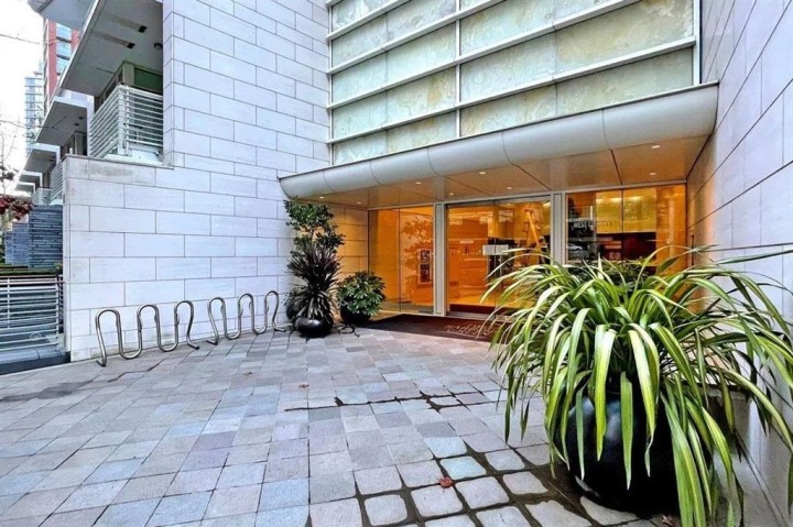 Photo 13 at 1001 - 1139 W Cordova Street, Coal Harbour, Vancouver West