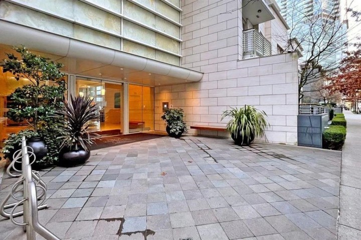 Photo 11 at 1001 - 1139 W Cordova Street, Coal Harbour, Vancouver West