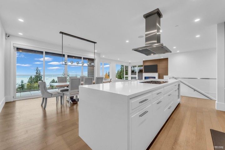 Photo 13 at 3018 Burfield Place, Cypress Park Estates, West Vancouver