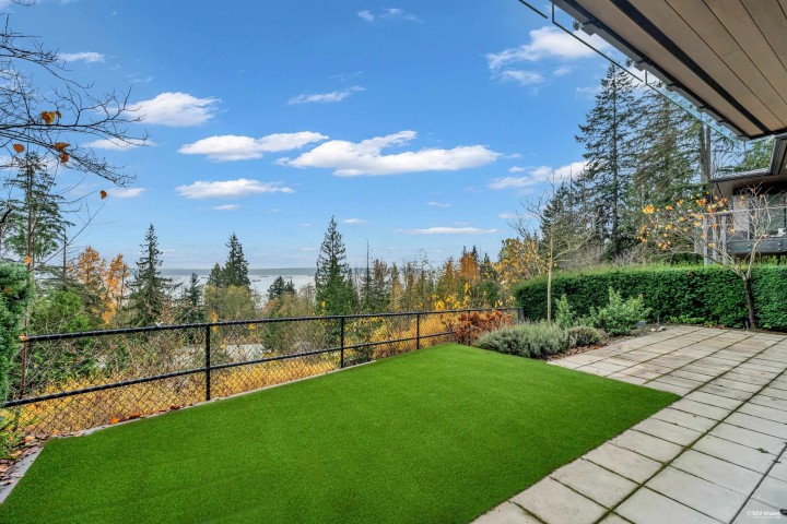 Photo 30 at 3018 Burfield Place, Cypress Park Estates, West Vancouver