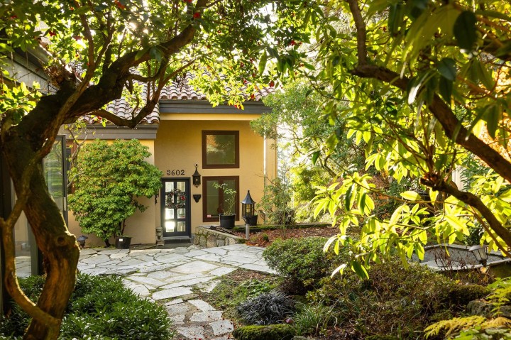 Photo 37 at 3602 Creery Avenue, West Bay, West Vancouver