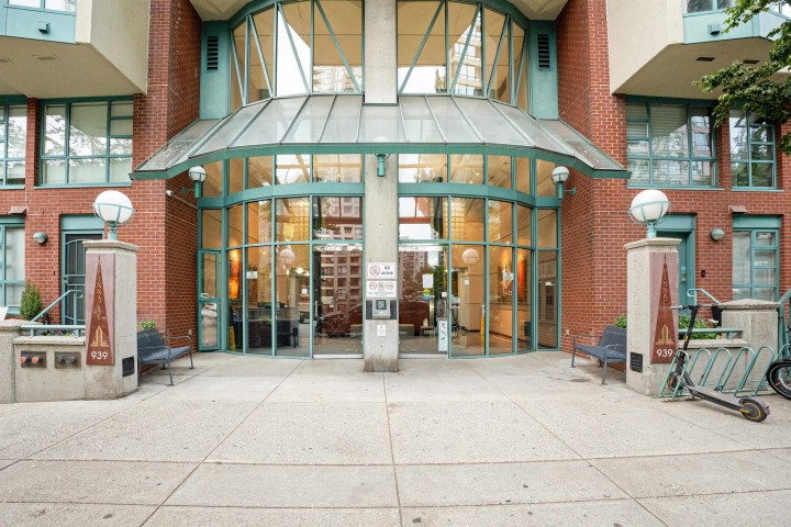 Photo 12 at 304 - 939 Homer Street, Yaletown, Vancouver West