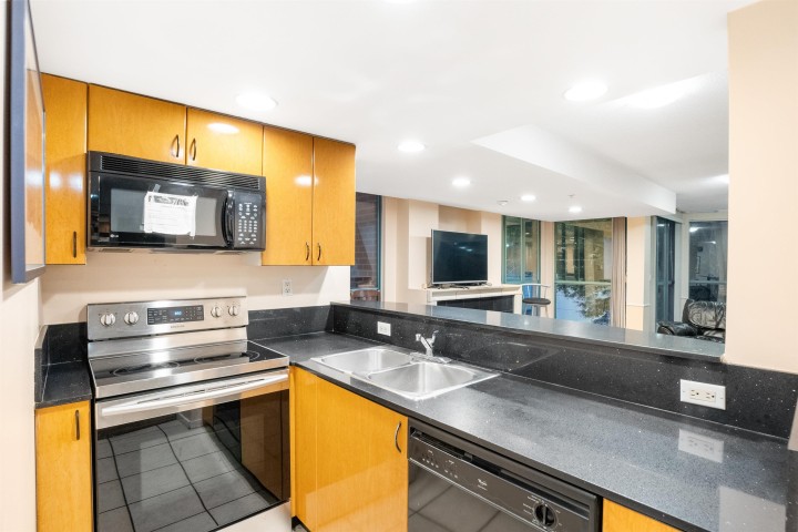 Photo 18 at 304 - 939 Homer Street, Yaletown, Vancouver West