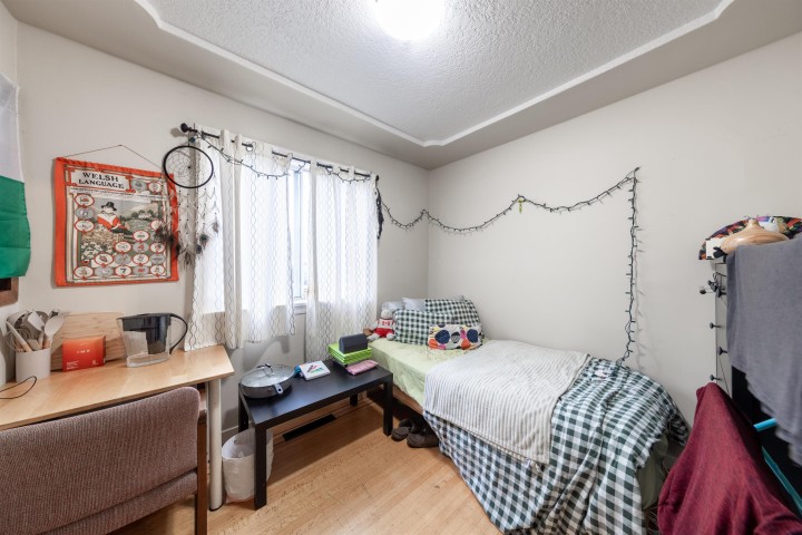Photo 7 at 5765 Quebec Street, Main, Vancouver East