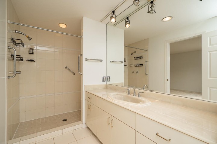 Photo 12 at 1796 W 14th Avenue, Fairview VW, Vancouver West