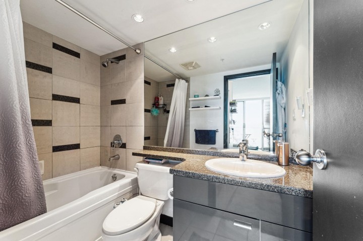 Photo 27 at 2201 - 1408 Strathmore Mews, Yaletown, Vancouver West