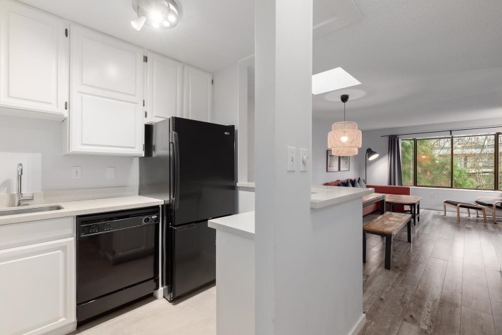 Photo 8 at 306 - 1775 W 10th Avenue, Fairview VW, Vancouver West