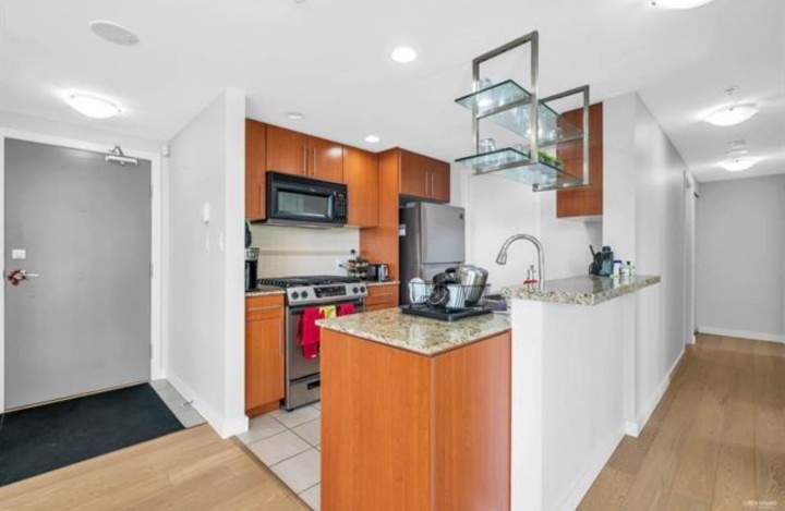 Photo 12 at 201 - 550 Pacific Street, Yaletown, Vancouver West