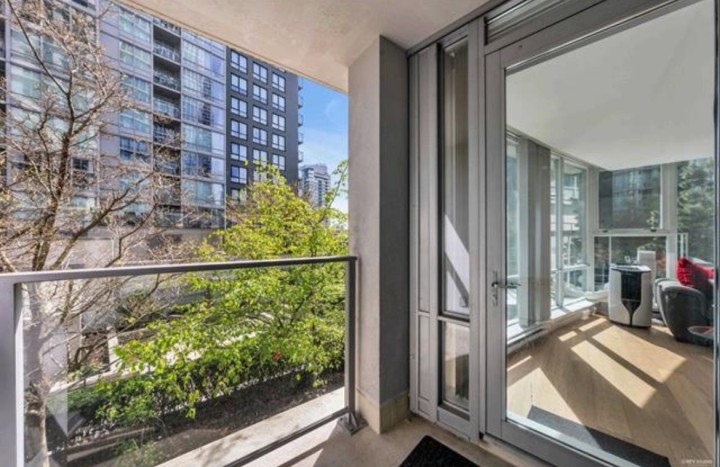 Photo 22 at 201 - 550 Pacific Street, Yaletown, Vancouver West