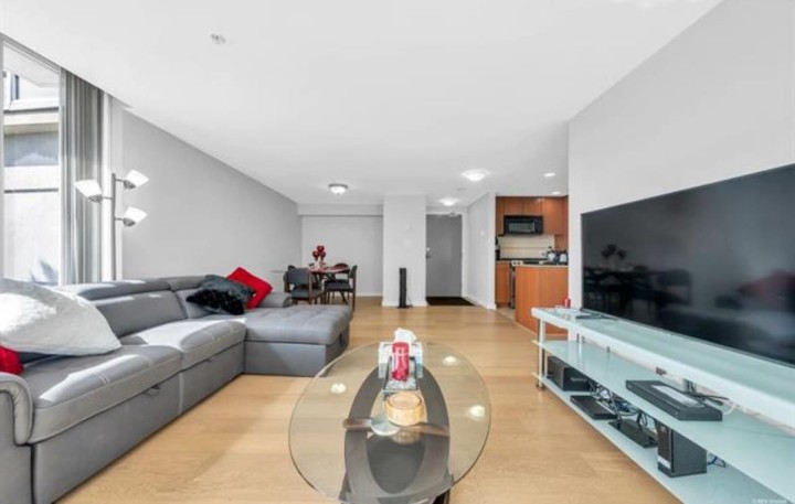 Photo 7 at 201 - 550 Pacific Street, Yaletown, Vancouver West