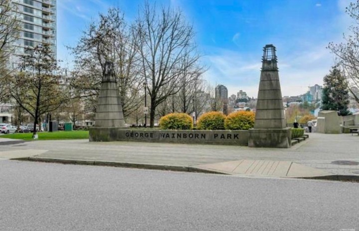 Photo 3 at 201 - 550 Pacific Street, Yaletown, Vancouver West