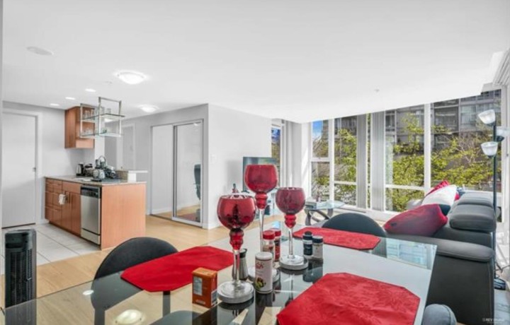 Photo 9 at 201 - 550 Pacific Street, Yaletown, Vancouver West