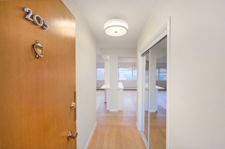 Photo 3 at 205 - 5926 Tisdall Street, Oakridge VW, Vancouver West